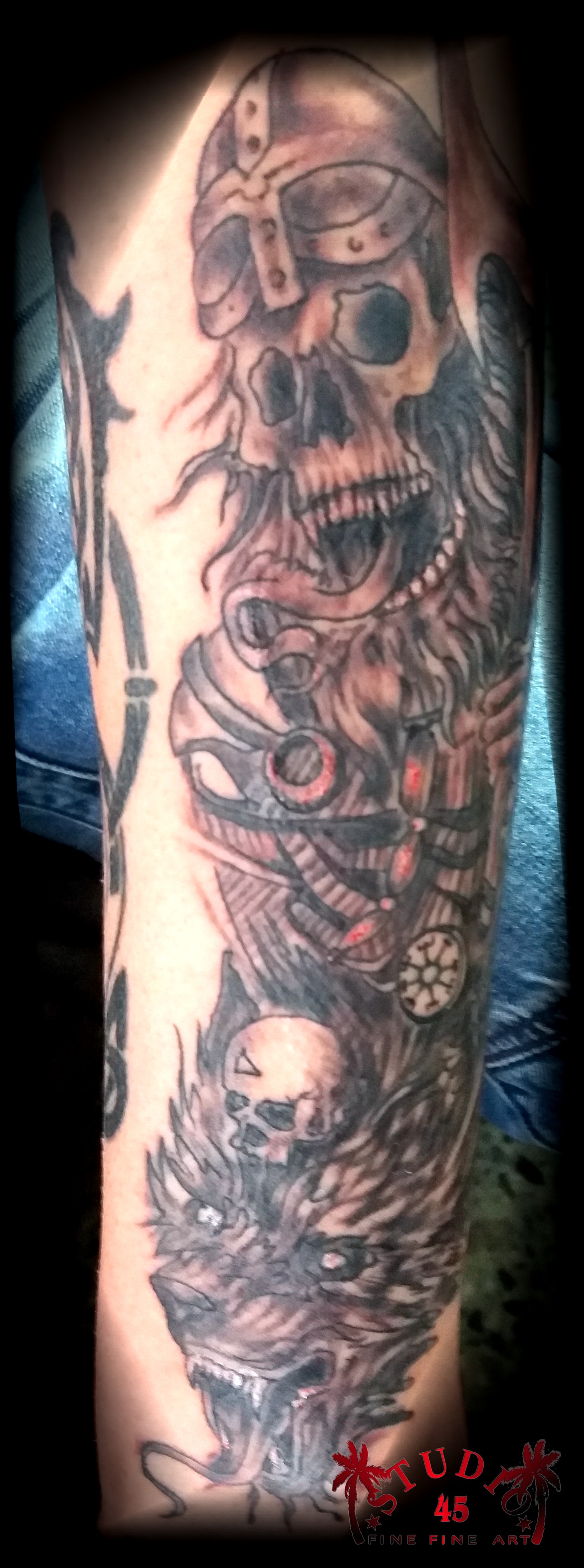Skull und Wolf Tattoo Recklinghausen STUDIO 45